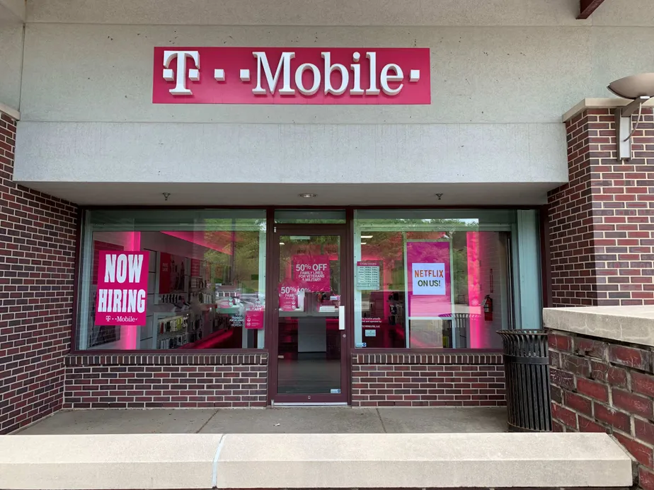 Exterior photo of T-Mobile store at Fish Hatchery & Mckee, Fitchburg, WI