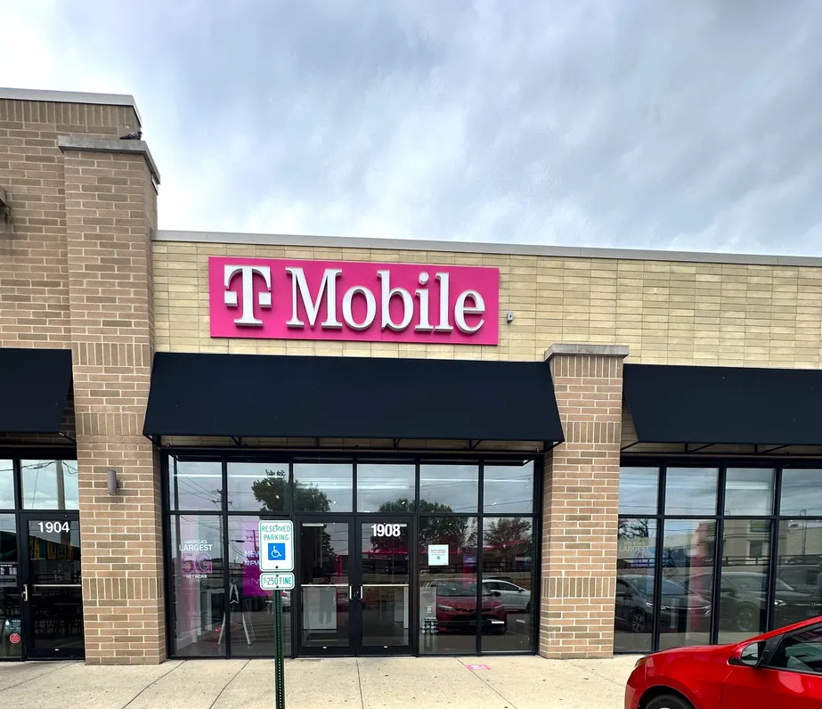 Exterior photo of T-Mobile Store at Rt 83 & Rollins Rd, Round Lake Beach, IL