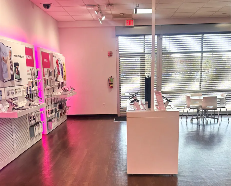 Interior photo of T-Mobile Store at Siegen Plaza, Baton Rouge, LA