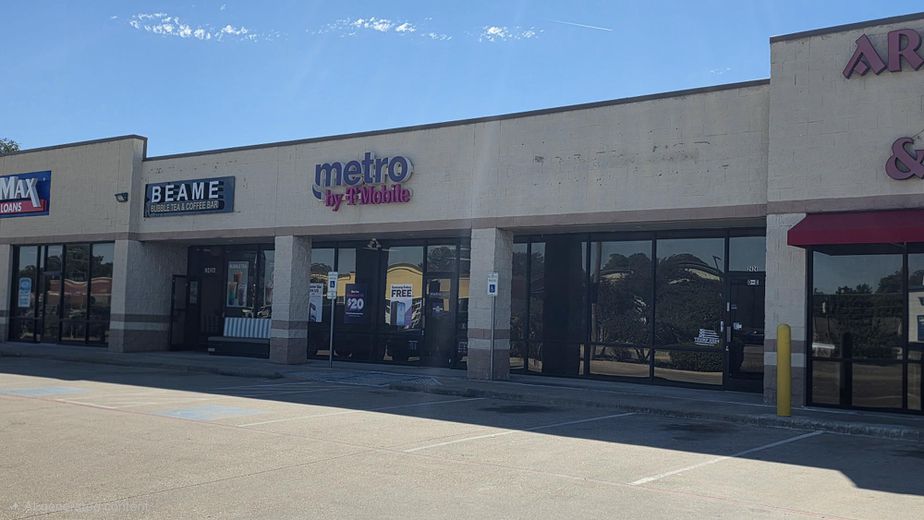 Metro by T-Mobile 2424 W Pioneer Pkwy C - 2424 W Pioneer Pkwy C 