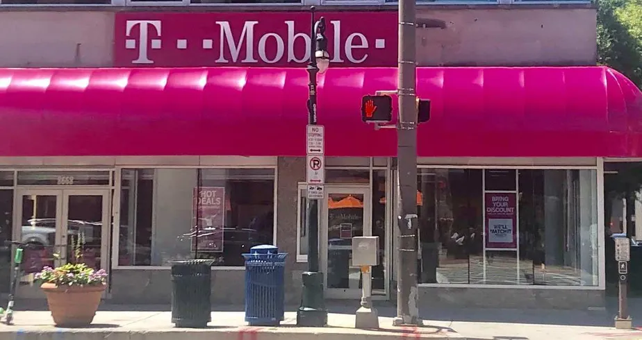 Exterior photo of T-Mobile store at Colesville Rd & Fenton St, Silver Spring, MD