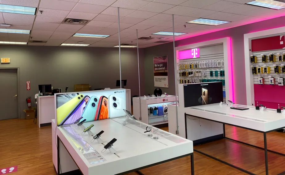  Interior photo of T-Mobile Store at Wichita Falls Mall, Wichita Falls, TX 