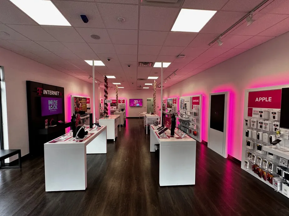  Interior photo of T-Mobile Store at Illinois Rd Fort Wayne, Fort Wayne, IN 