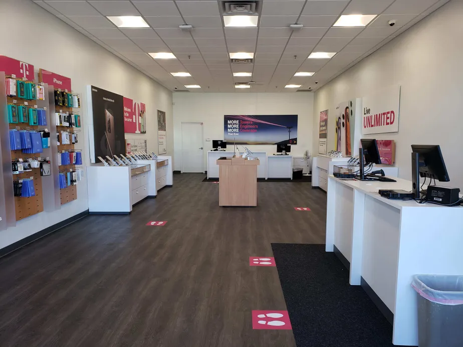  Interior photo of T-Mobile Store at Kenwood Trl & Juniper Path, Lakeville, MN 