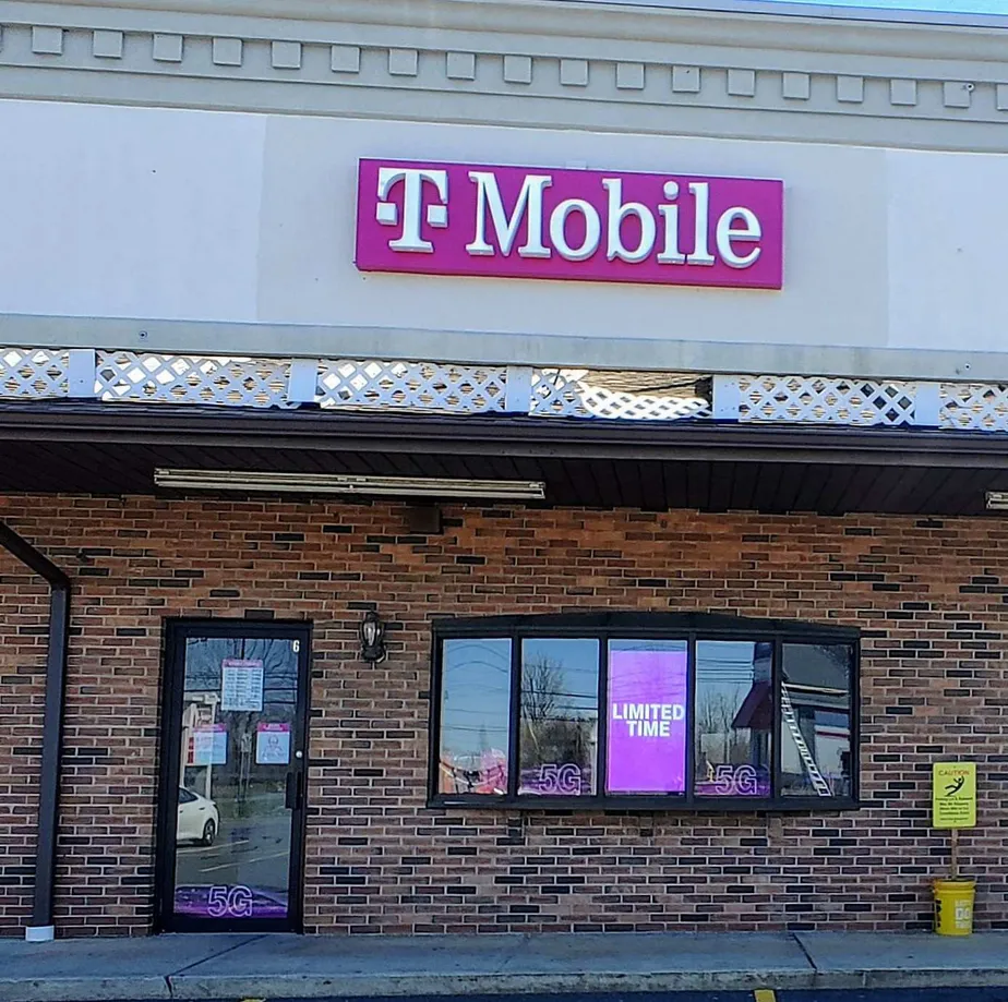 Exterior photo of T-Mobile store at Prospect Hill Rd & Bridge St, East Windsor, CT