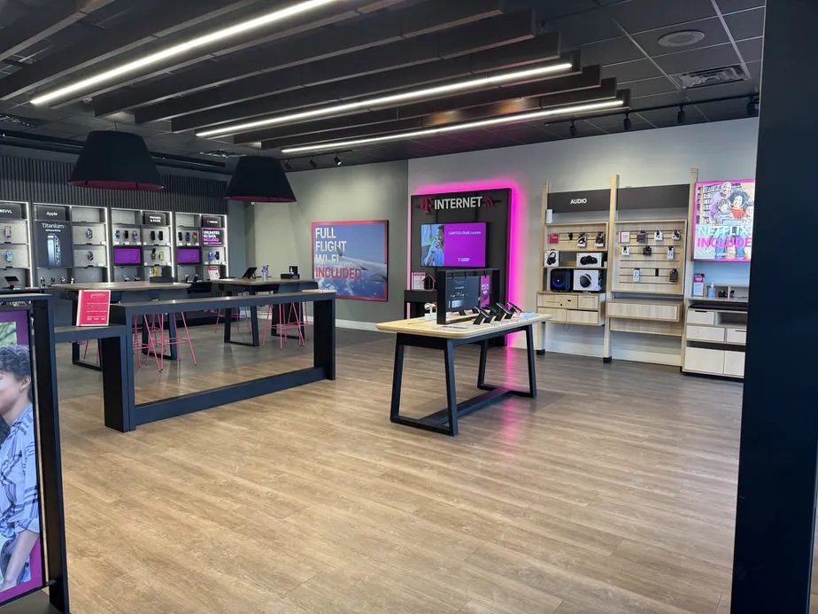  Interior photo of T-Mobile Store at US 40 & Perry, Plainfield, IN 