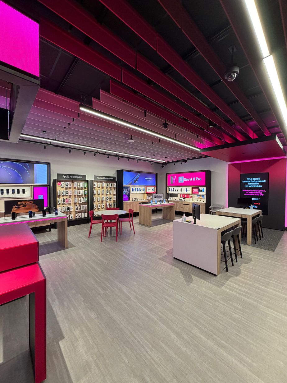  Interior photo of T-Mobile Store at Northern & Manhasset Woods, Manhasset, NY 