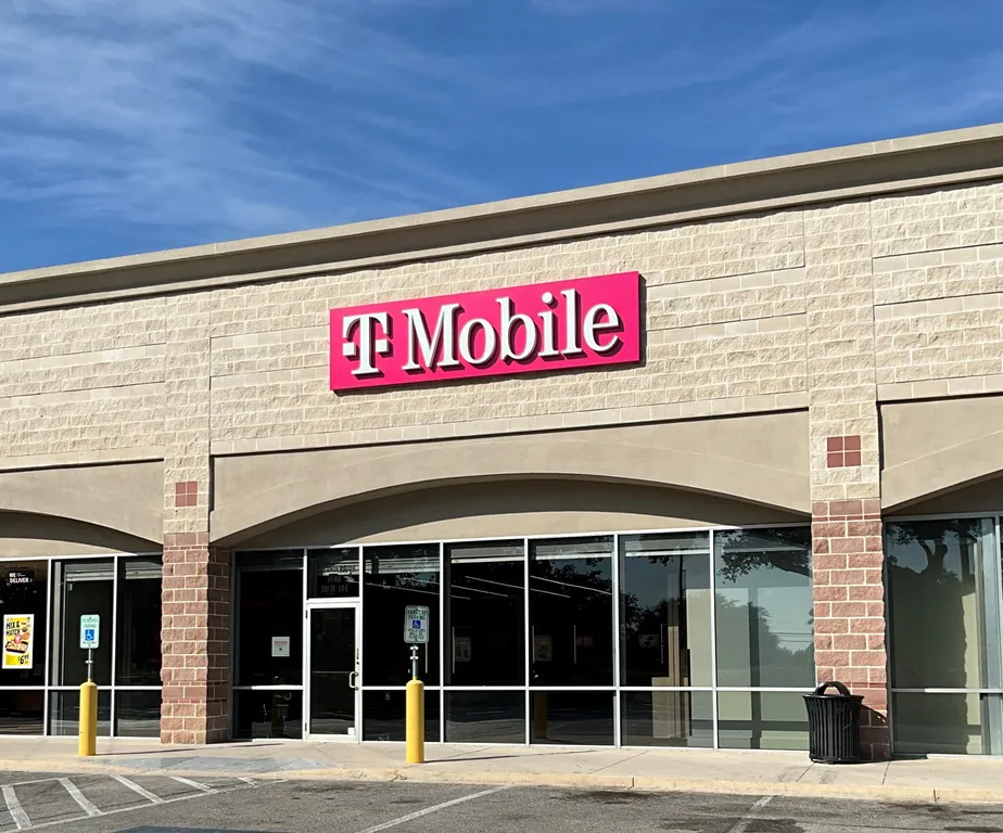 Exterior photo of T-Mobile Store at Bandera & Loop 1604, San Antonio, TX