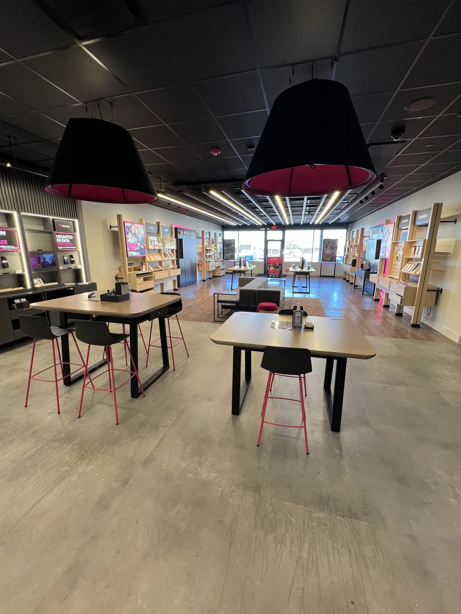  Interior photo of T-Mobile Store at E Germantown Pike & Hannah Ave, East Norriton, PA 
