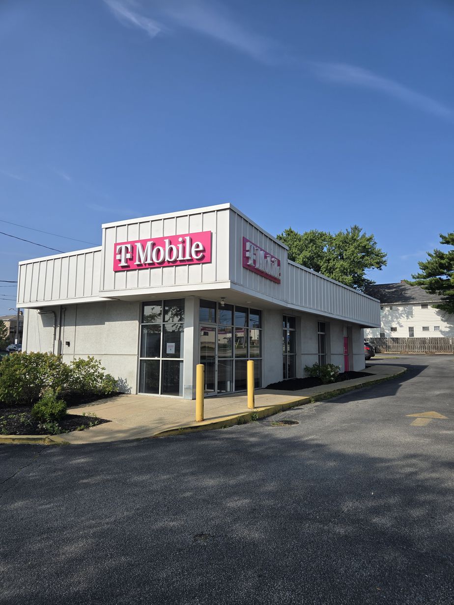 Exterior photo of T-Mobile Store at Brookpark & Ridge, Parma, OH