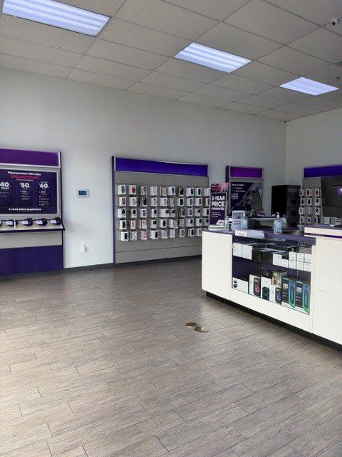 Metro by T-Mobile 3321 S Congress Ave - 3321 S Congress Ave 