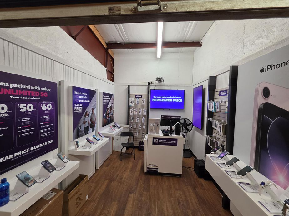 Metro by T-Mobile 6717 Hawkinsville RD - 6717 Hawkinsville RD 