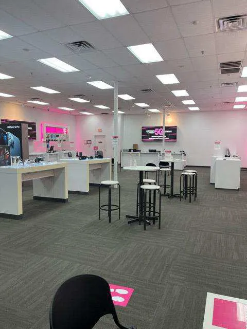Interior photo of T-Mobile Store at Fm 685 & E Pflugerville Pkwy, Pflugerville, TX