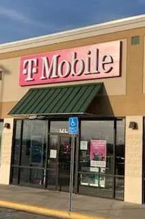 Exterior photo of T-Mobile Store at Clarion Rd & Dearing Ford Rd, Altavista, VA