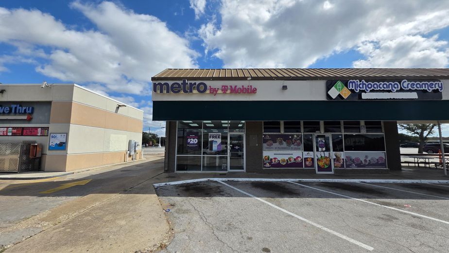 Metro by T-Mobile 1507 New York Ave - 1507 New York Ave 