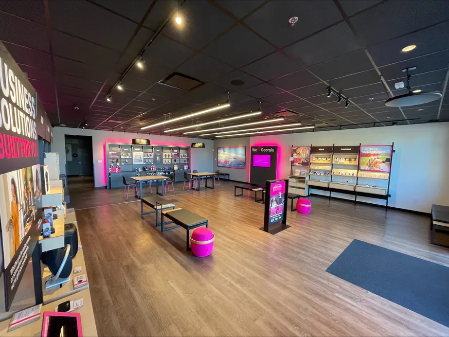  Interior photo of T-Mobile Store at Industrial Blvd NE & Hwy 142 N, Covington, GA 