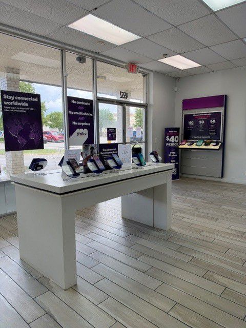 Metro by T-Mobile 4552 Lake Worth Rd - 4552 Lake Worth Rd 