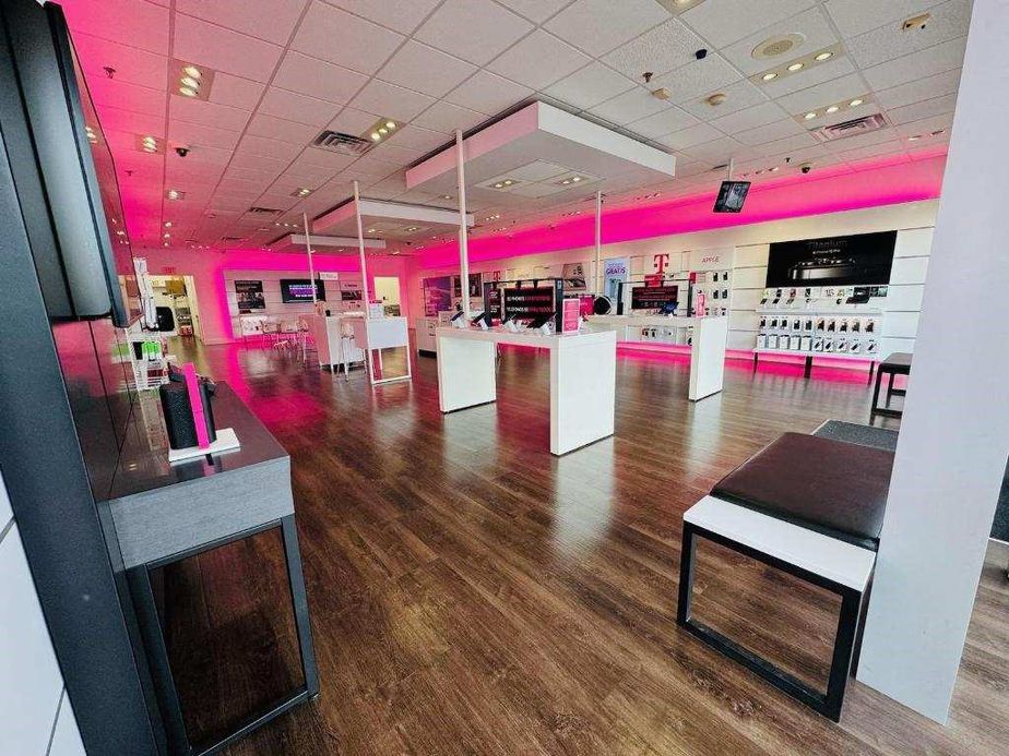 Interior photo of T-Mobile Store at Alameda & Glazebrook, Corpus Christi, TX