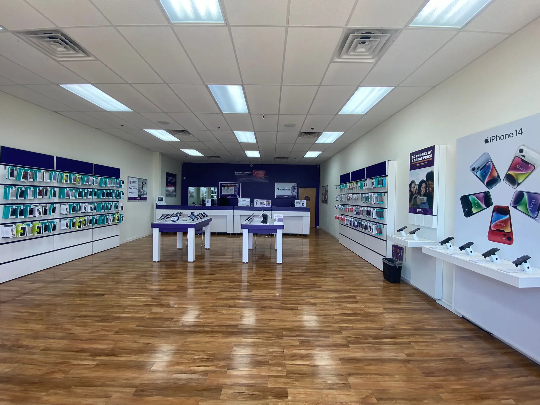 Metro by TMobile 3702 S Zapata Hwy Laredo, TX