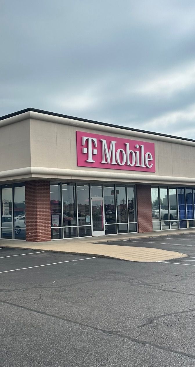 Exterior photo of T-Mobile Store at N Burkhardt Rd & Physicians Ct, Evansville, IN