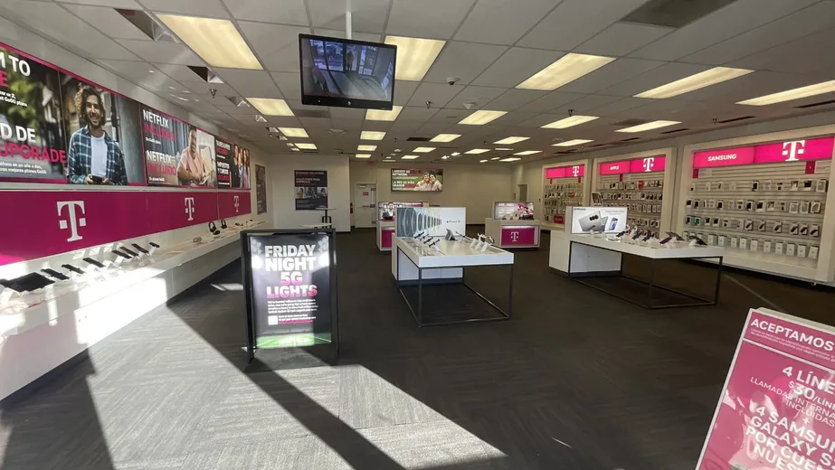  Interior photo of T-Mobile Store at La Paz Dr & Plaza Dr, Victorville, CA 