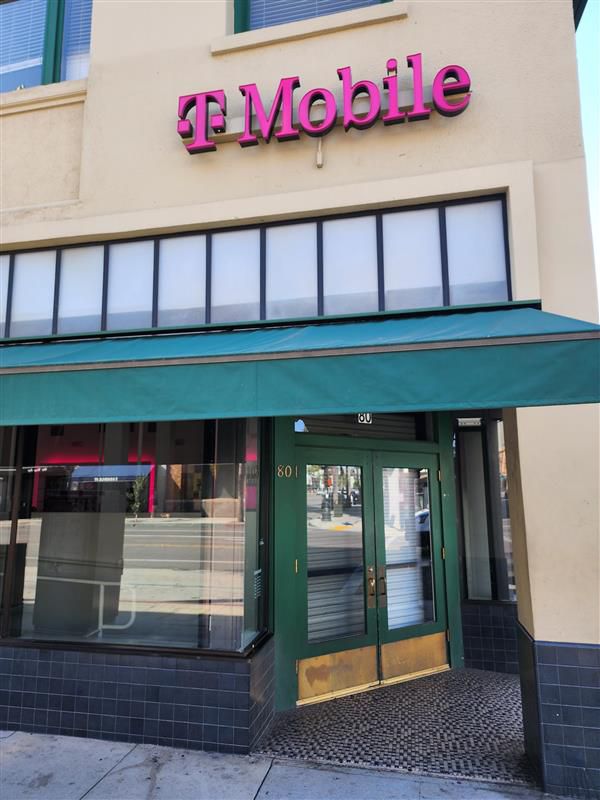 Exterior photo of T-Mobile Store at Old Town Pasadena, Pasadena, CA