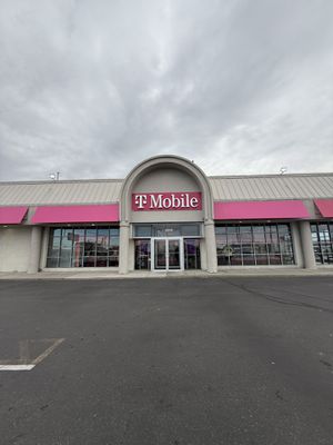 Image gallery for T-Mobile 5 Towns Shopping Center