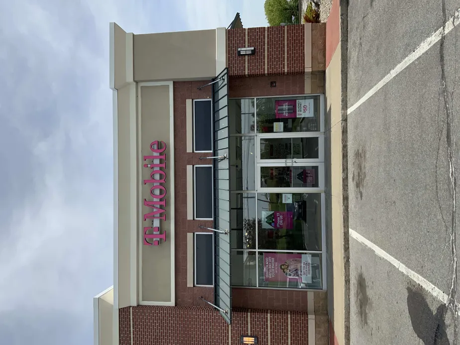 Foto del exterior de la tienda T-Mobile en Balltown Rd & State St, Schenectady, NY