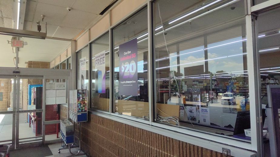 Metro by T-Mobile 10810 S. Post Oak Rd Inside Foodarama - 10810 S. Post Oak Rd Inside Foodarama 