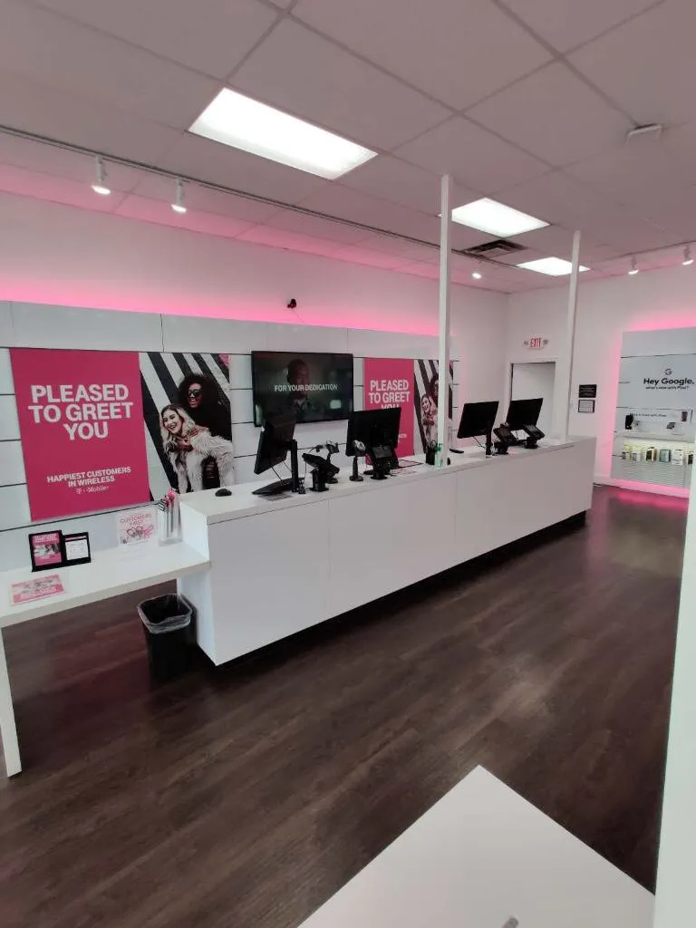  Interior photo of T-Mobile Store at E Main & 30th St, Farmington, NM 