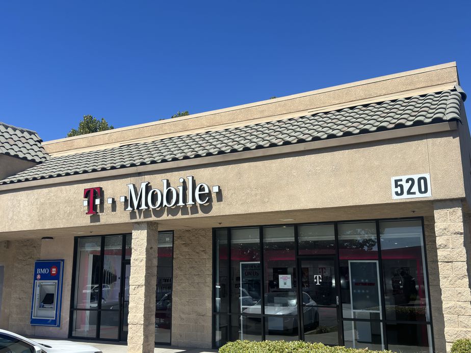 Exterior photo of T-Mobile Store at Carolyn Weston & I-5, Stockton, CA