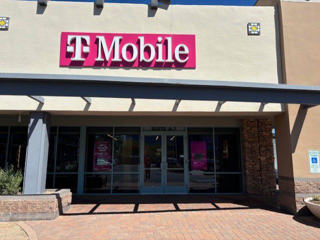 Exterior photo of T-Mobile Store at Scottsdale & Frank Lloyd Wright, Scottsdale, AZ