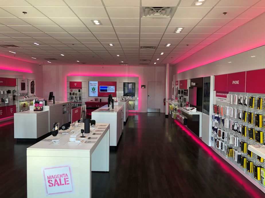 Interior photo of T-Mobile Store at S Main Street & Park Avenue, Weatherford, TX