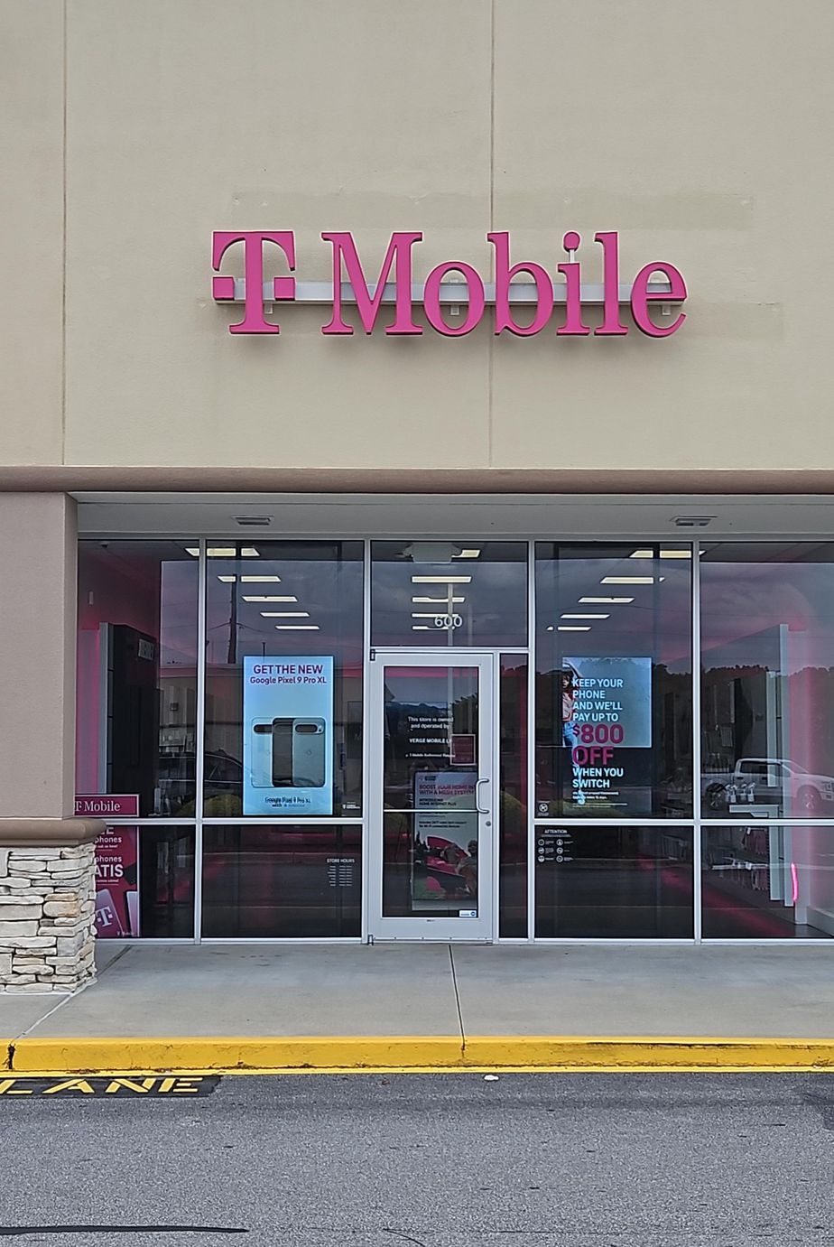 Exterior photo of T-Mobile Store at White Stone Center, Alabaster, AL