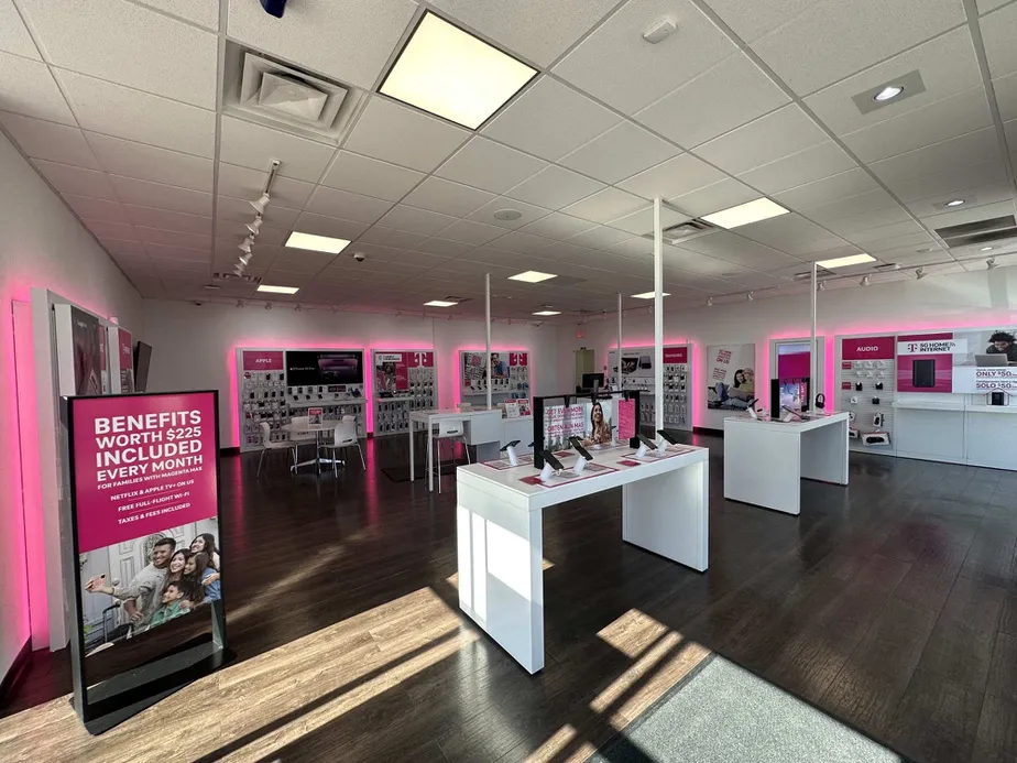 Interior photo of T-Mobile Store at La Placita de Luna, Deming, NM