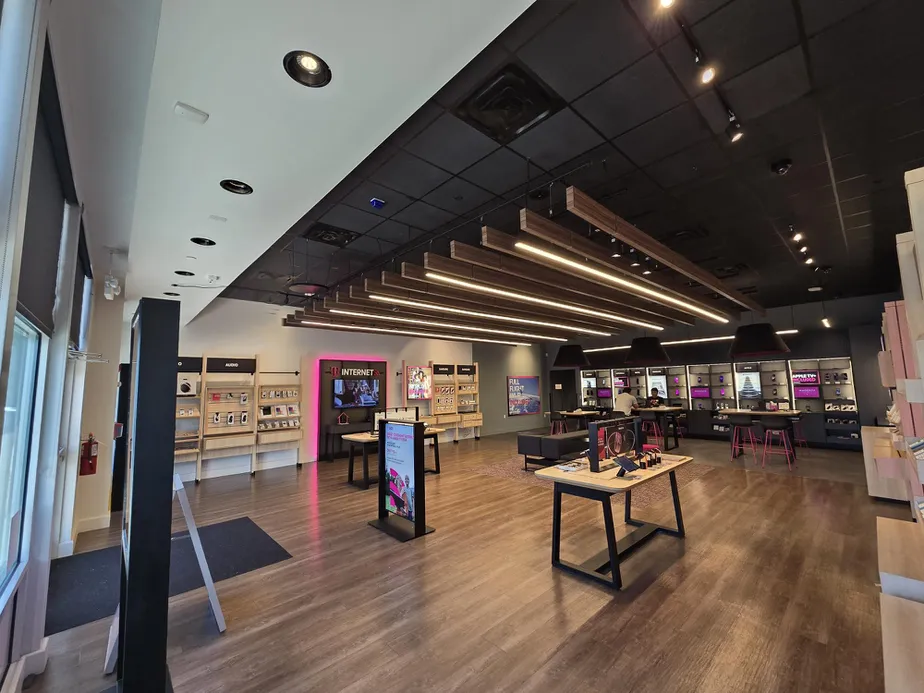  Interior photo of T-Mobile Store at Rt 4 & Forest Ave, Paramus, NJ 