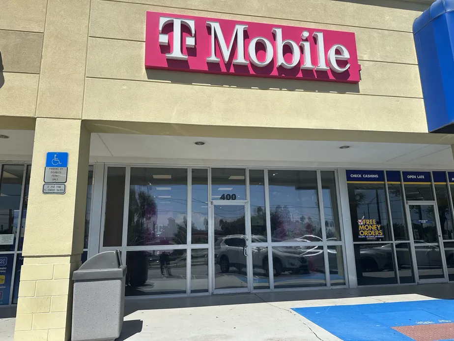 Exterior photo of T-Mobile Store at Century Plaza, Orlando, FL