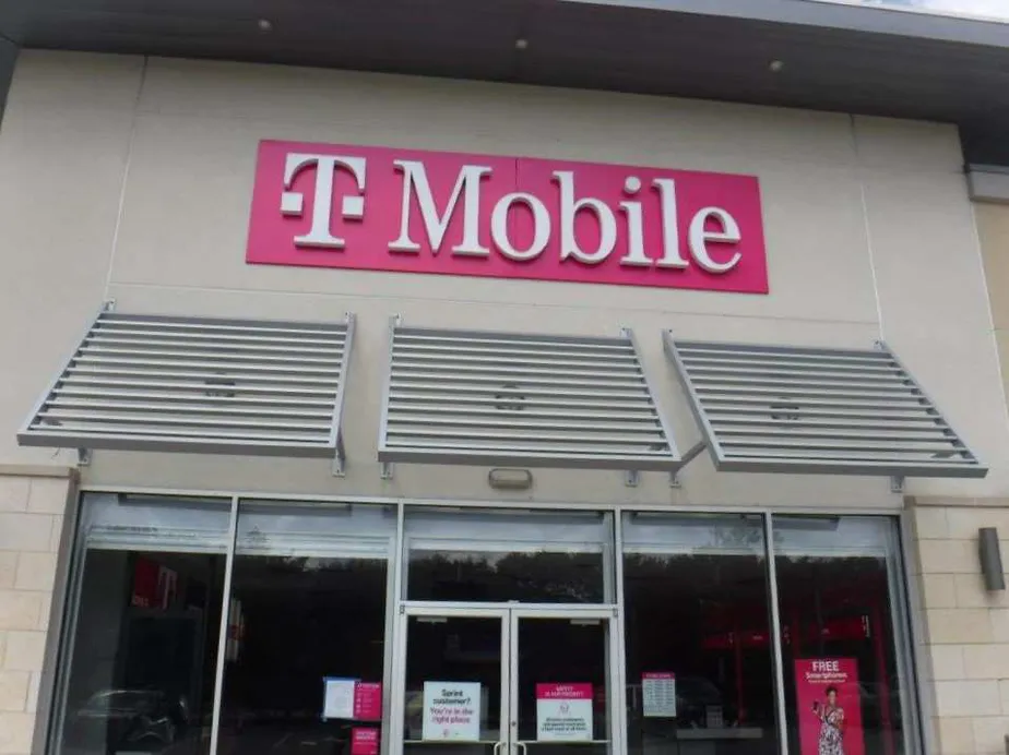 Exterior photo of T-Mobile store at Clear Lake City Blvd & Majestic Trl, Houston, TX