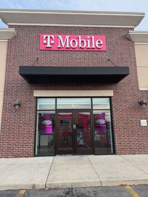  Exterior photo of T-Mobile Store at 5600 W & 3100 S, West Valley City, UT 