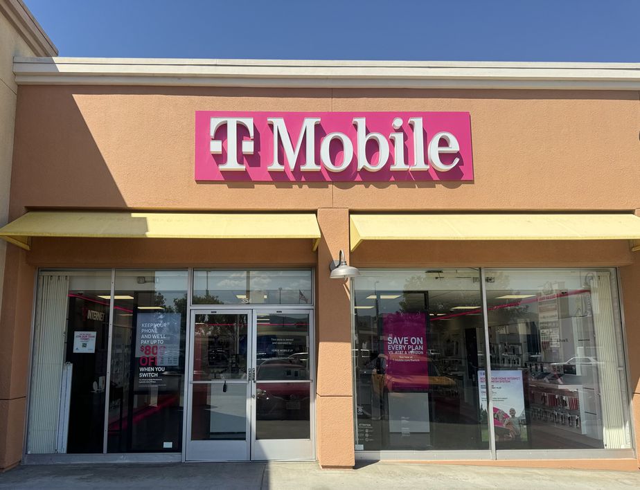 Exterior photo of T-Mobile Store at 2nd & Madison, El Cajon, CA