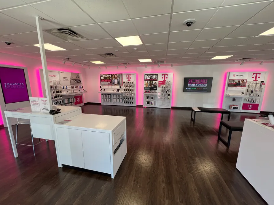  Interior photo of T-Mobile Store at Wards Rd & Delta St, Lynchburg, VA 