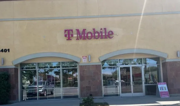 Exterior photo of T-Mobile Store at Panama & Wible, Bakersfield, CA