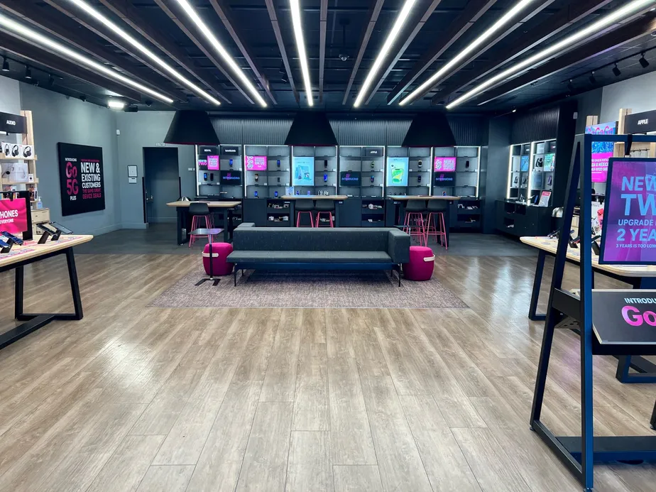  Interior photo of T-Mobile Store at W Valencia Rd & S Oak Tree Dr, Tucson, AZ 