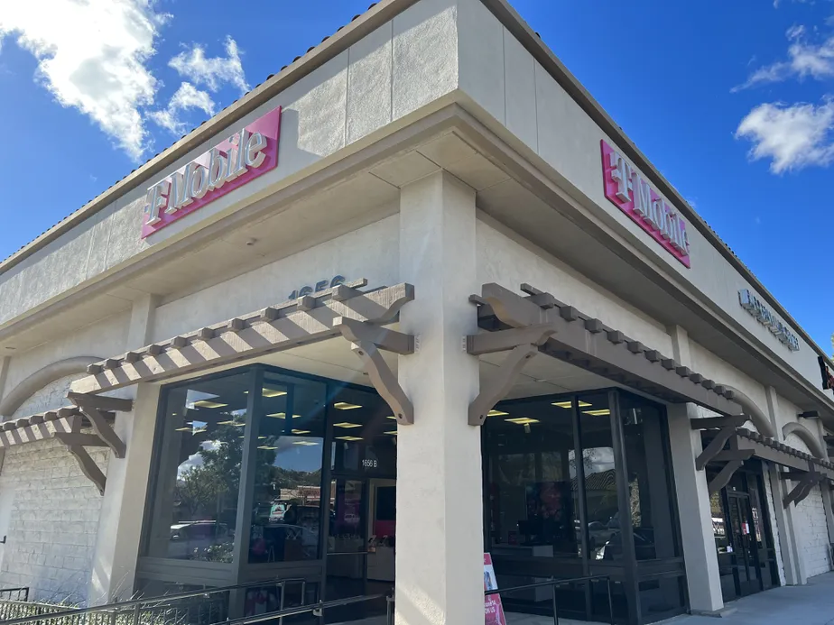 Exterior photo of T-Mobile Store at Camarillo Village Square, Camarillo, CA