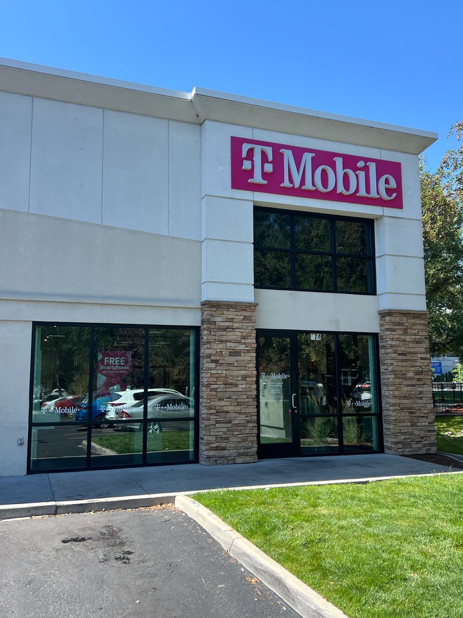 Exterior photo of T-Mobile Store at Broadway Ave & University Dr, Boise, ID