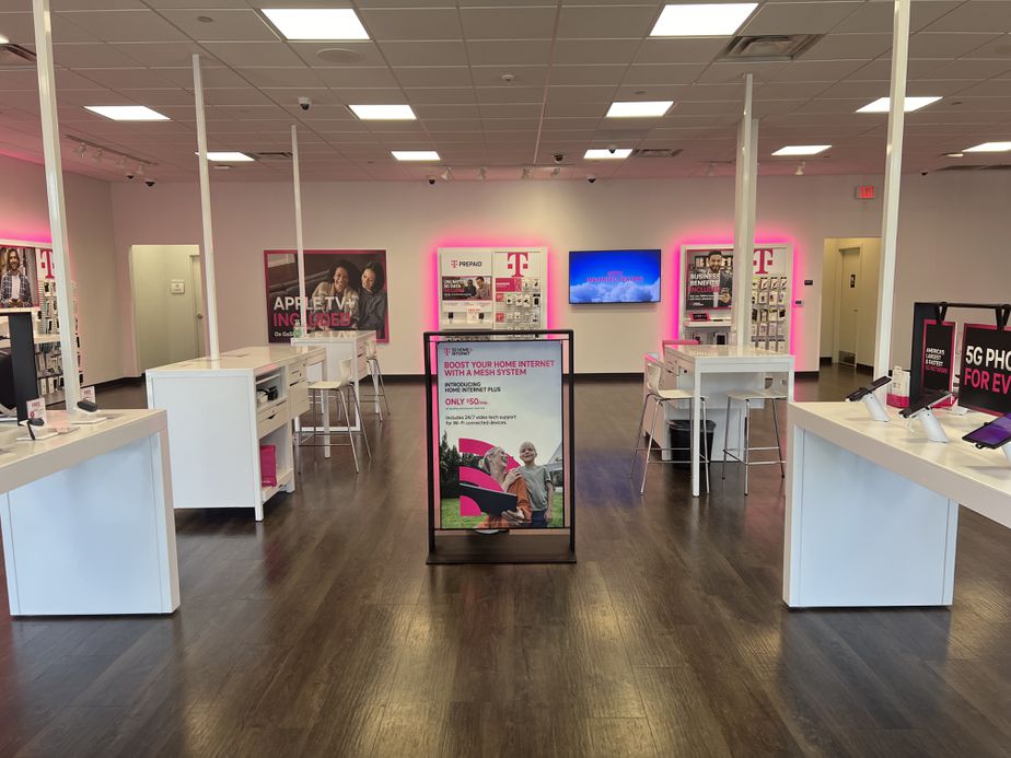 Interior photo of T-Mobile Store at Grant Line Rd - Chili's Center, Tracy, CA