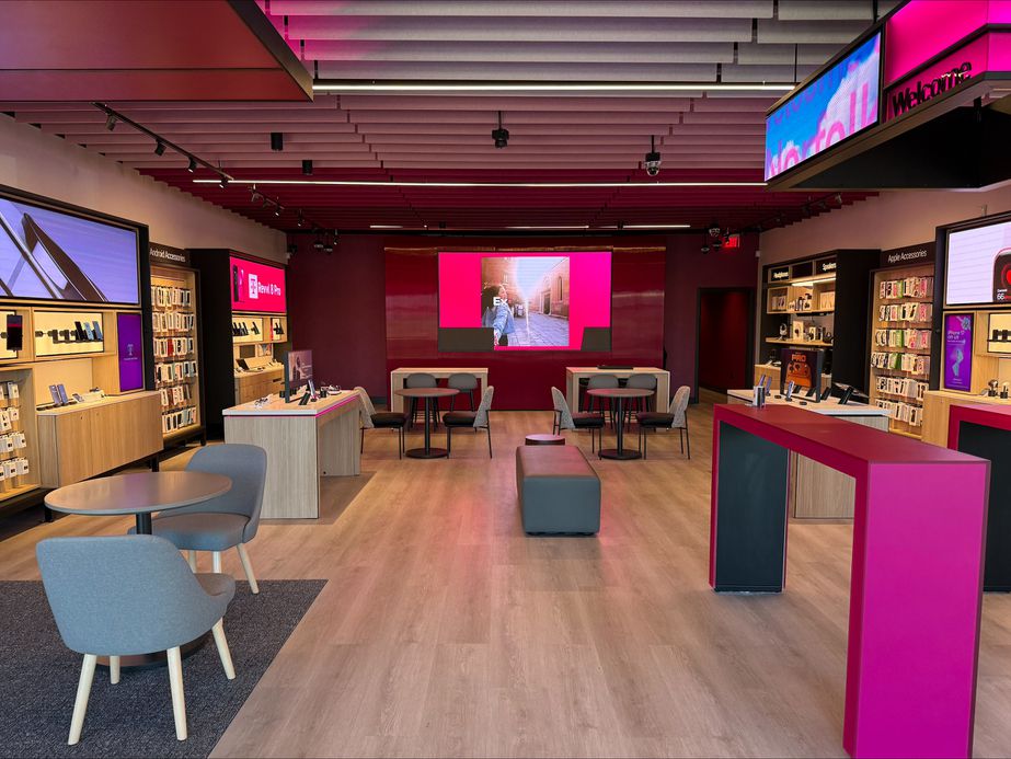  Interior photo of T-Mobile Store at Military Hwy - Janaf Center, Norfolk, VA 