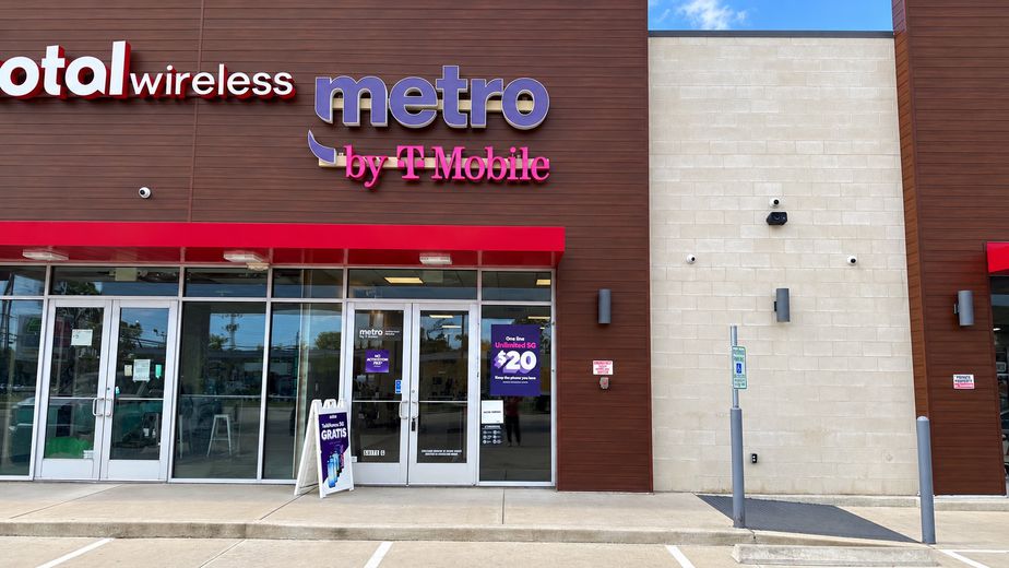 Metro by T-Mobile 7755 N Wayside DR - 7755 N Wayside DR 