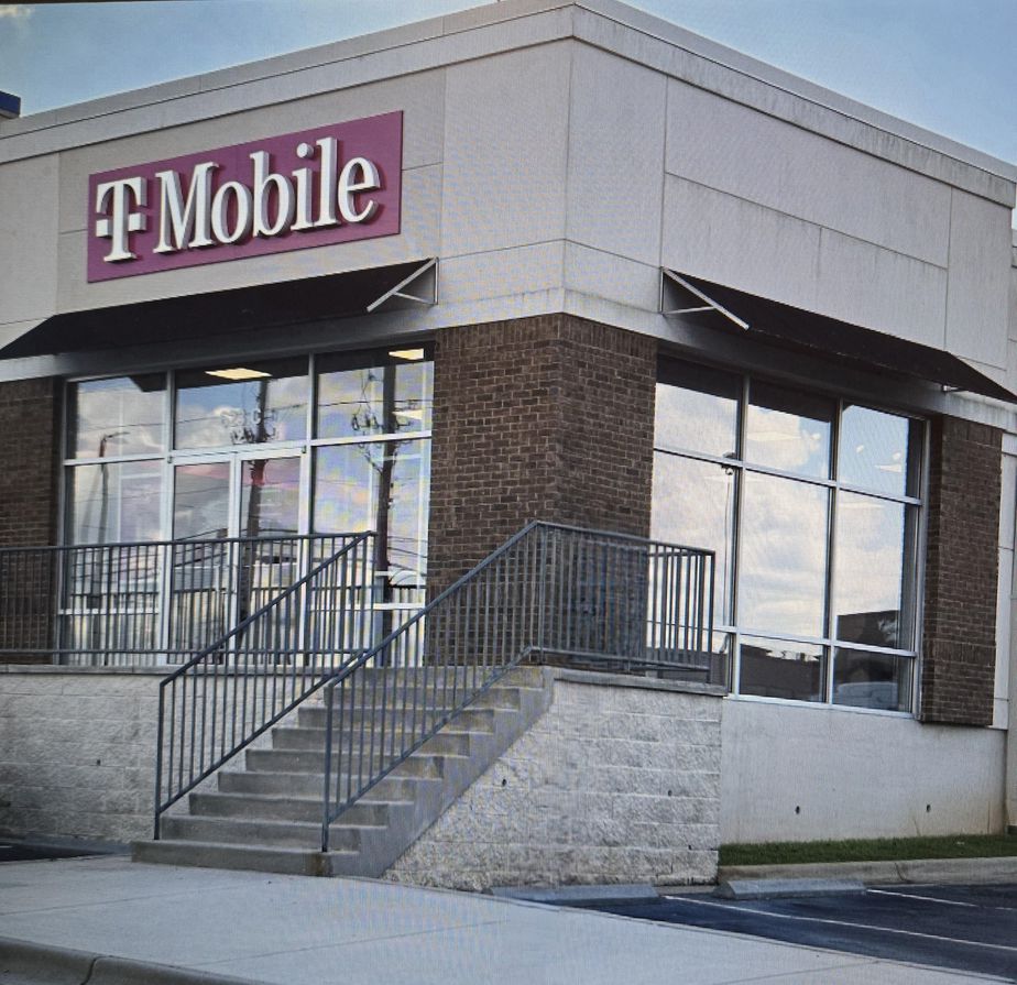Exterior photo of T-Mobile Store at West Gate, Enterprise, AL