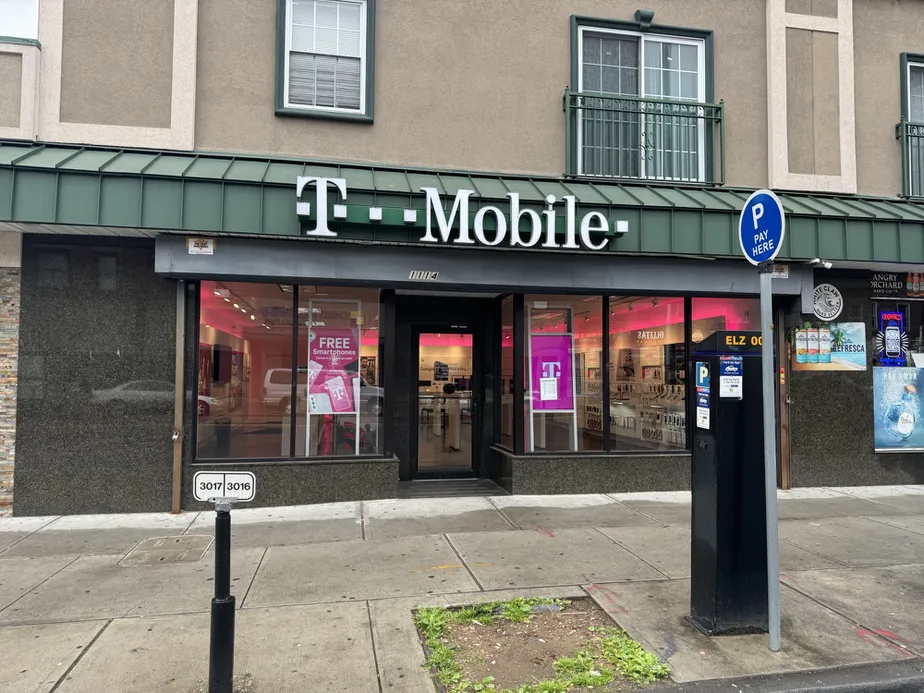  Exterior photo of T-Mobile Store at Elizabeth Ave & Bridge St, Elizabeth, NJ 